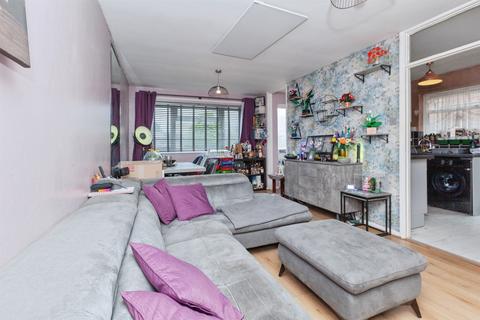 2 bedroom detached bungalow for sale, Hatherleigh Road, Leicester