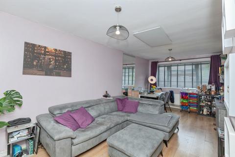 2 bedroom detached bungalow for sale, Hatherleigh Road, Leicester