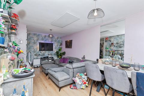 2 bedroom detached bungalow for sale, Hatherleigh Road, Leicester