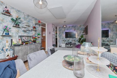 2 bedroom detached bungalow for sale, Hatherleigh Road, Leicester