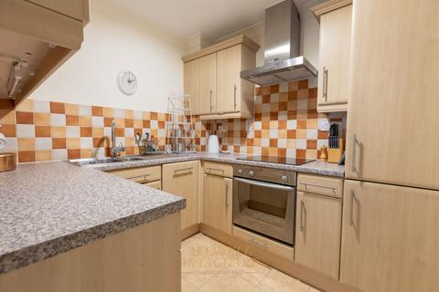 2 bedroom retirement property for sale, London Road, East Grinstead RH19