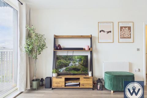 1 bedroom flat for sale, Cranton Avenue, Hayes, UB3 4FT
