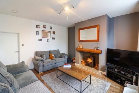 2 bedroom terraced house for sale, Gladstone Street, Glossop SK13