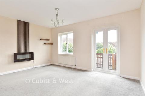4 bedroom townhouse for sale, Dinsdale Gardens, Rustington BN16
