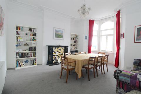 7 bedroom end of terrace house for sale, Albert Road, Ramsgate
