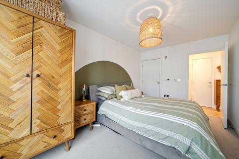 2 bedroom apartment for sale, Sumner Road, London