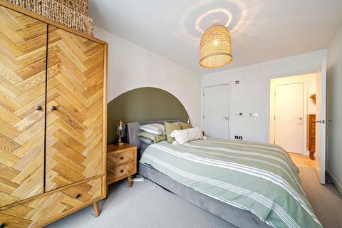 2 bedroom apartment for sale, Sumner Road, London