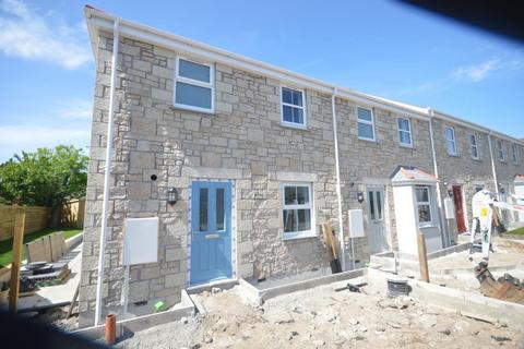 3 bedroom end of terrace house to rent, Madderns Row, Church Road, Pool, Redruth