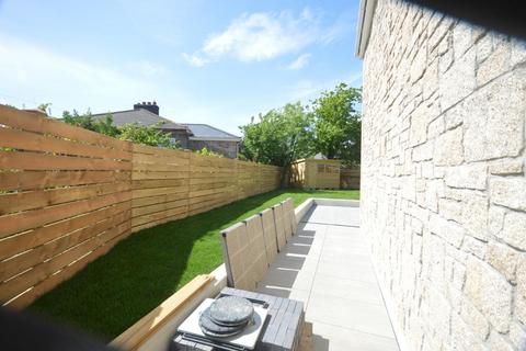 3 bedroom end of terrace house to rent, Madderns Row, Church Road, Pool, Redruth