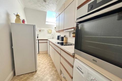 2 bedroom flat for sale, Middlesex Road, Bexhill-On-Sea