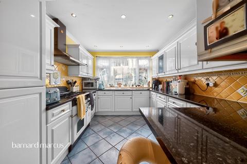3 bedroom terraced house for sale, Brunswick Park Gardens, London