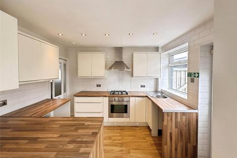 3 bedroom semi-detached house to rent, Howden Avenue, Doncaster DN6
