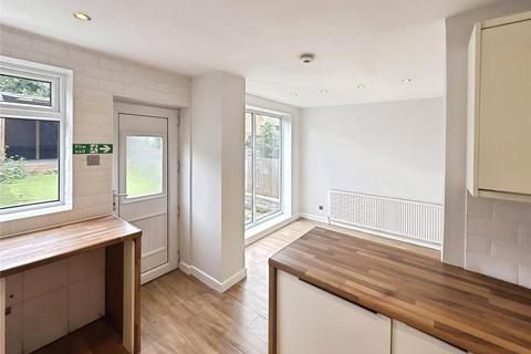 3 bedroom semi-detached house to rent, Howden Avenue, Doncaster DN6