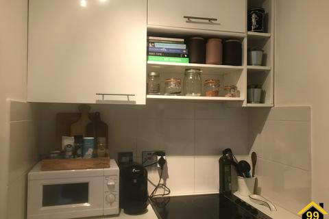 1 bedroom flat for sale, 134 Sinclair Road, London, W14