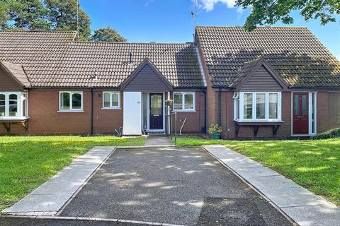 2 bedroom terraced bungalow for sale, Adcock Drive, Kenilworth