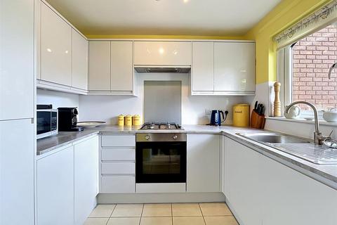 2 bedroom terraced bungalow for sale, Adcock Drive, Kenilworth