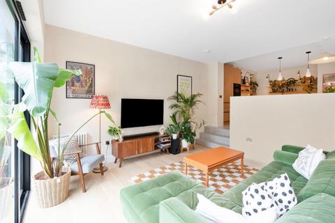 4 bedroom detached house to rent, Craigleith Hill Avenue, Craigleith, Edinburgh, EH4
