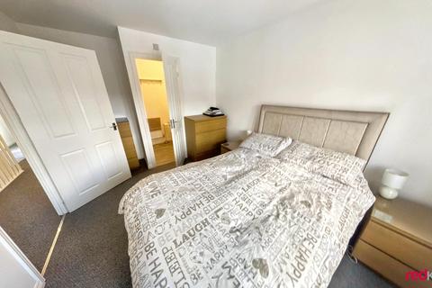 3 bedroom terraced house to rent, Lysaght Avenue, ,