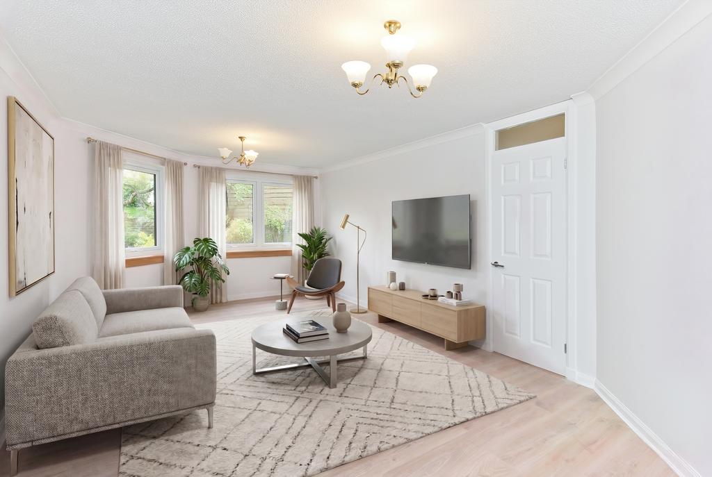 Apartment in Edinburgh, West End - View 2