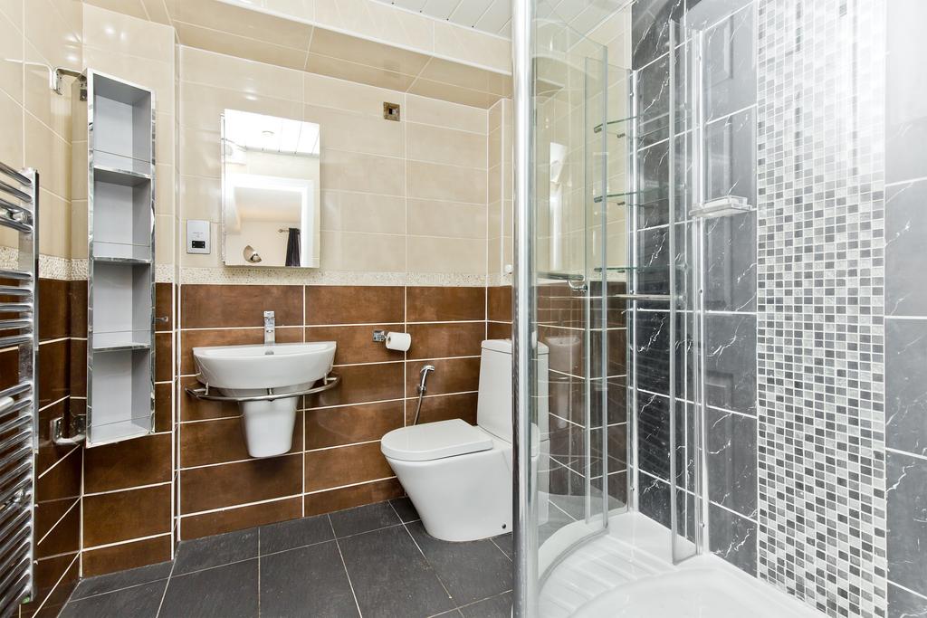 Apartment in Edinburgh, West End - View 6