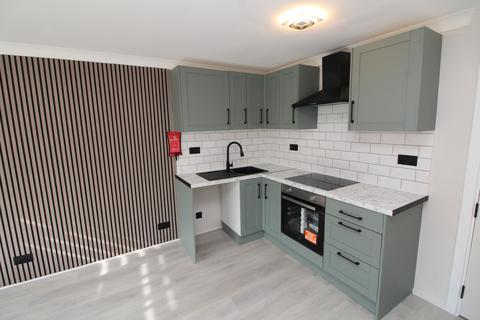 2 bedroom flat to rent, Manor Road, Crayford  DA1