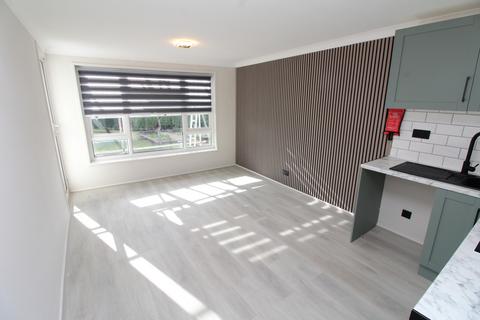 2 bedroom flat to rent, Manor Road, Crayford  DA1