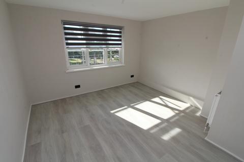 2 bedroom flat to rent, Manor Road, Crayford  DA1