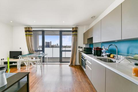 Studio to rent, Lighterman Point, Aberfeldy Village, London, E14