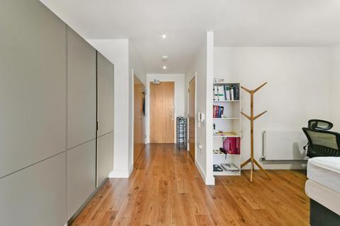 Studio to rent, Lighterman Point, Aberfeldy Village, London, E14