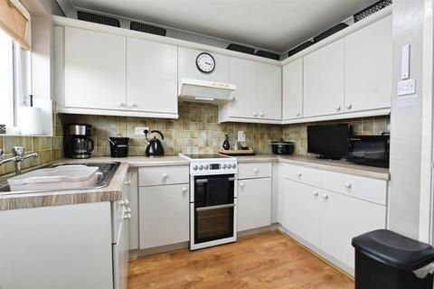 2 bedroom semi-detached bungalow for sale, Alured Garth, Hedon HU12