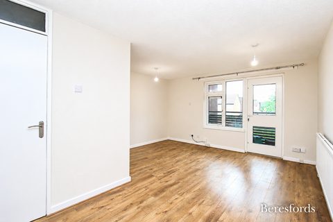 Studio to rent, Scaldhurst, Pitsea, SS13