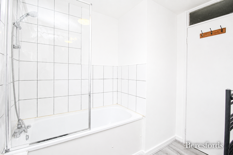 Studio to rent, Scaldhurst, Pitsea, SS13