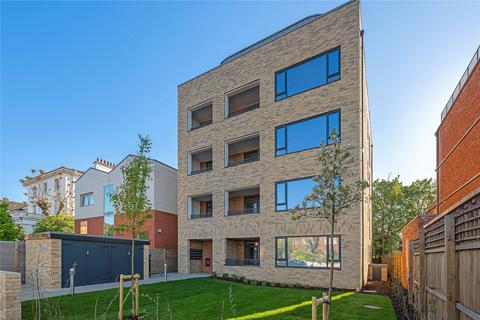 2 bedroom flat for sale, Thornton Road, London, SW12