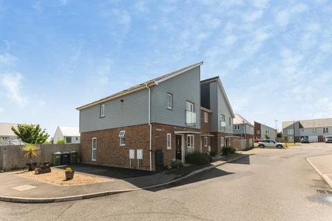 3 bedroom end of terrace house for sale, Cornflower Crescent, POLEGATE, East Sussex, BN26