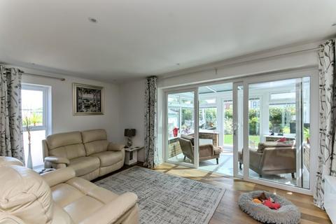 3 bedroom end of terrace house for sale, Cornflower Crescent, POLEGATE, East Sussex, BN26