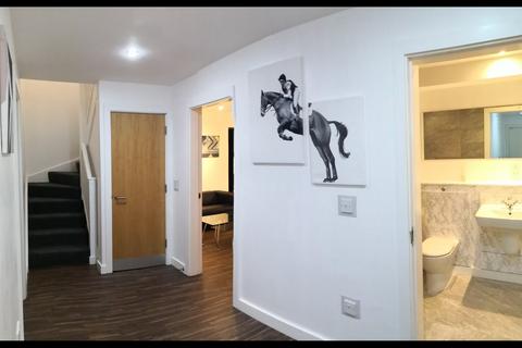 3 bedroom duplex to rent, West Craven Street, Salford M5