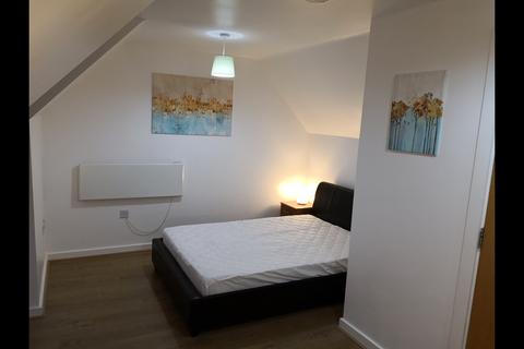 3 bedroom duplex to rent, West Craven Street, Salford M5