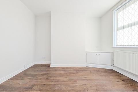 2 bedroom terraced house to rent, Earl Street, Warrington, WA2