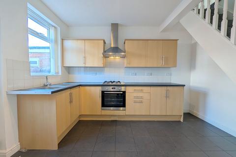 2 bedroom terraced house to rent, Earl Street, Warrington, WA2