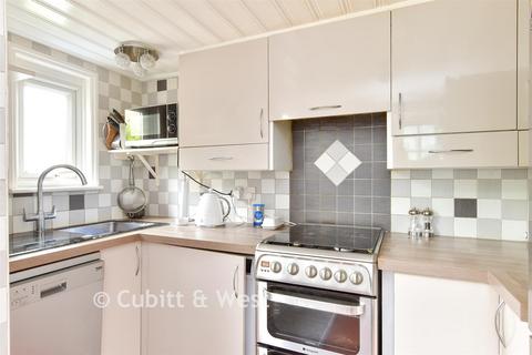 2 bedroom cottage for sale, Church Street, Seaford BN25
