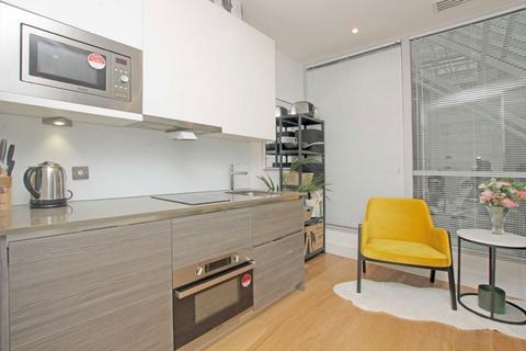 Studio to rent, Staines Road, Hounslow TW3