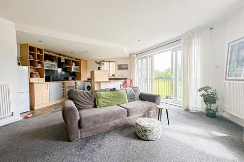 3 bedroom flat for sale, Ellerman Road, Liverpool, L3