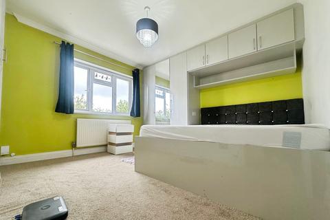 2 bedroom detached house to rent, Diamond Road, Hertfordshire WD24