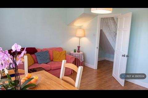 2 bedroom maisonette to rent, Longheath Gardens, Croydon, CR0