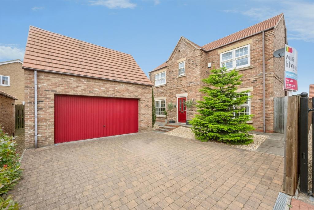 4 bedroom detached house for sale
