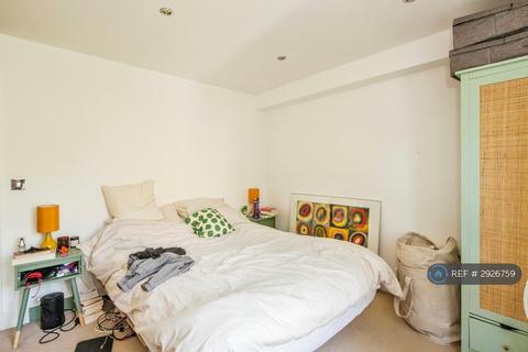 2 bedroom flat to rent, Norwood Road, London, SE24