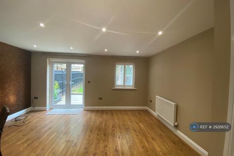 3 bedroom detached house to rent, Red Kite Way, High Wycombe, HP13