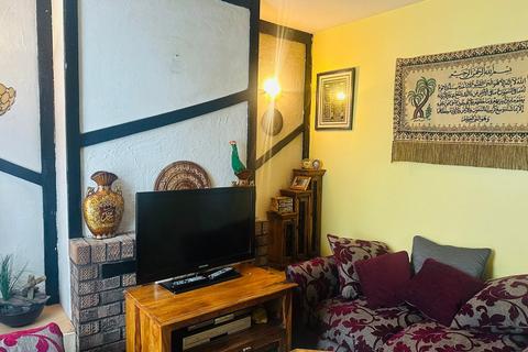 2 bedroom terraced house to rent, St. Peters Road, Luton LU1