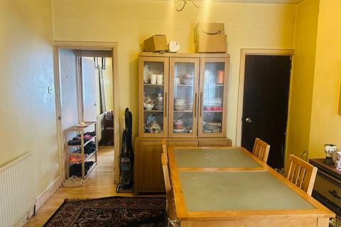 2 bedroom terraced house to rent, St. Peters Road, Luton LU1