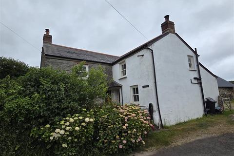 3 bedroom detached house to rent, Trevemper, Newquay